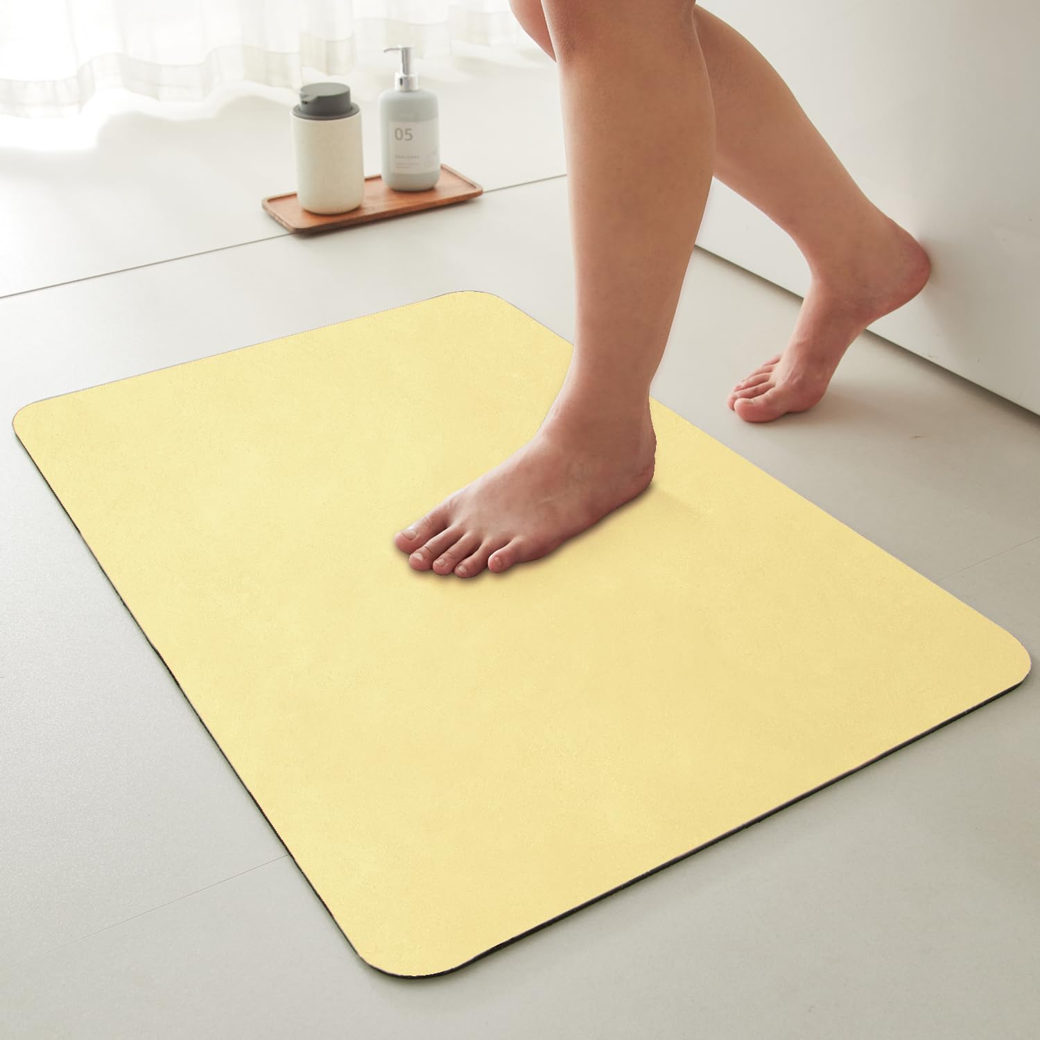 TYUU Bathroom Mat Quick Dry, Bathroom Rugs Non Slip Washable Thin Absorbent Bath Mat Fits Under Door Bathroom Floor Mat Perfect for Bath, Shower, or