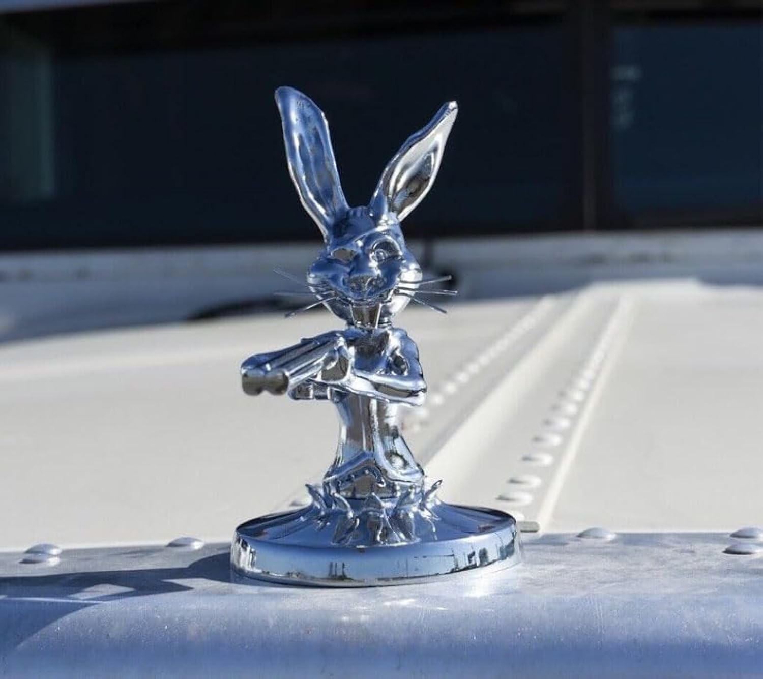 Leheybia Rabbit Gunner Hood Ornament 3D Rabbit Metal Car Hood Ornaments Galvanizing Hand Cast Statue with Mounting Screw Set for Car, Truck, Desktop and Home Decoration