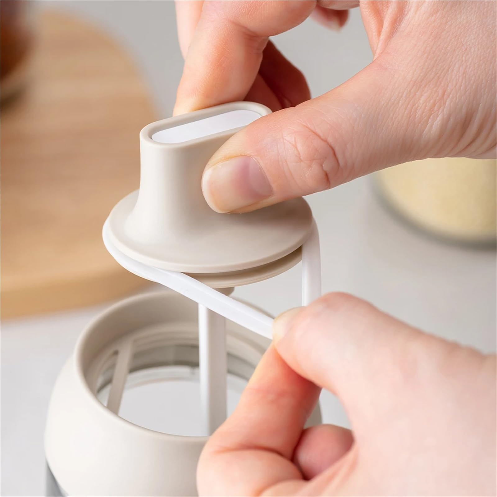 Barattolo di spezie da 4 pezzi con coperchio Set lattine for condimenti alle erbe cucchiaio plastica Contenitore conservazione del sale Scatola tenuta for condimento al pepe per Cucina