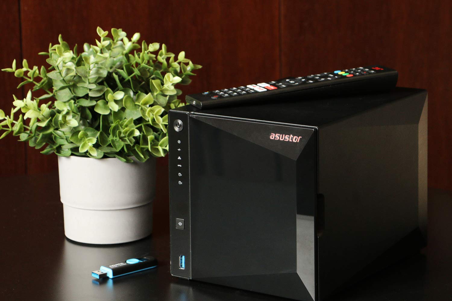 【完動・美品】ASUSTOR DRIVESTOR 4 Pro - AS3304T Amazon.com: Asustor AS3304T 4 Bay NAS Quad-Core CPU, 2.5Gbe