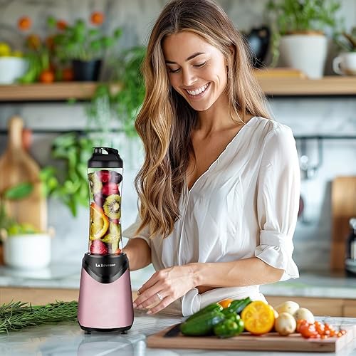 Miniatura 5 de La Reveuse Batidora de batidos de tamaño personal de 300 vatios con botella portátil de viaje de 18 onzas sin BPA rosa Azul claro, Rosa/Rebel Fun.,