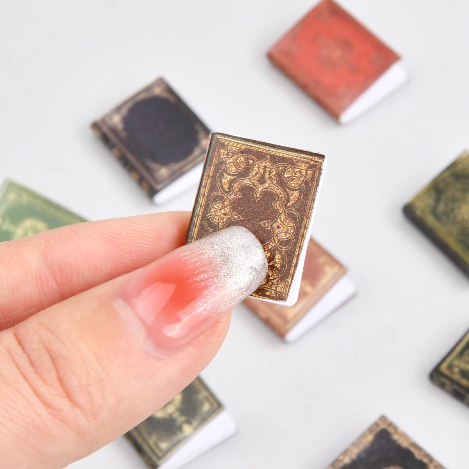 9 Pcs 1:12 Livres Miniatures de Maison de Poupée, Mini Livres Accessoires de Maison de Poupée, Accessoires de Décoration de Maison de Poupée