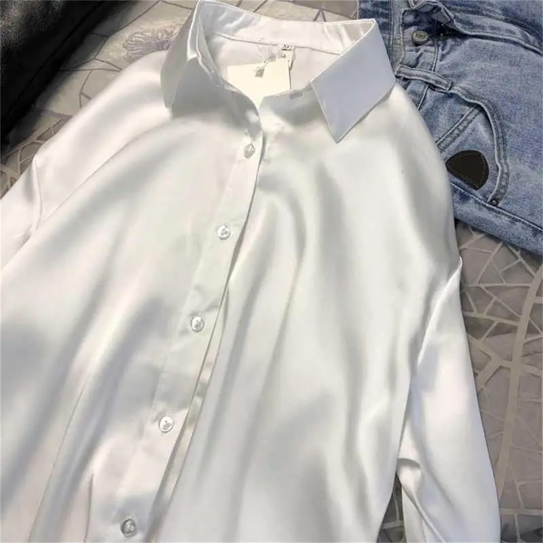 Printemps Et Automne Mode Bouton Satin Soie Chemise Rétro Chemise Haut Blanc À Manches Longues Chemise De Rue Ample Grande Taille