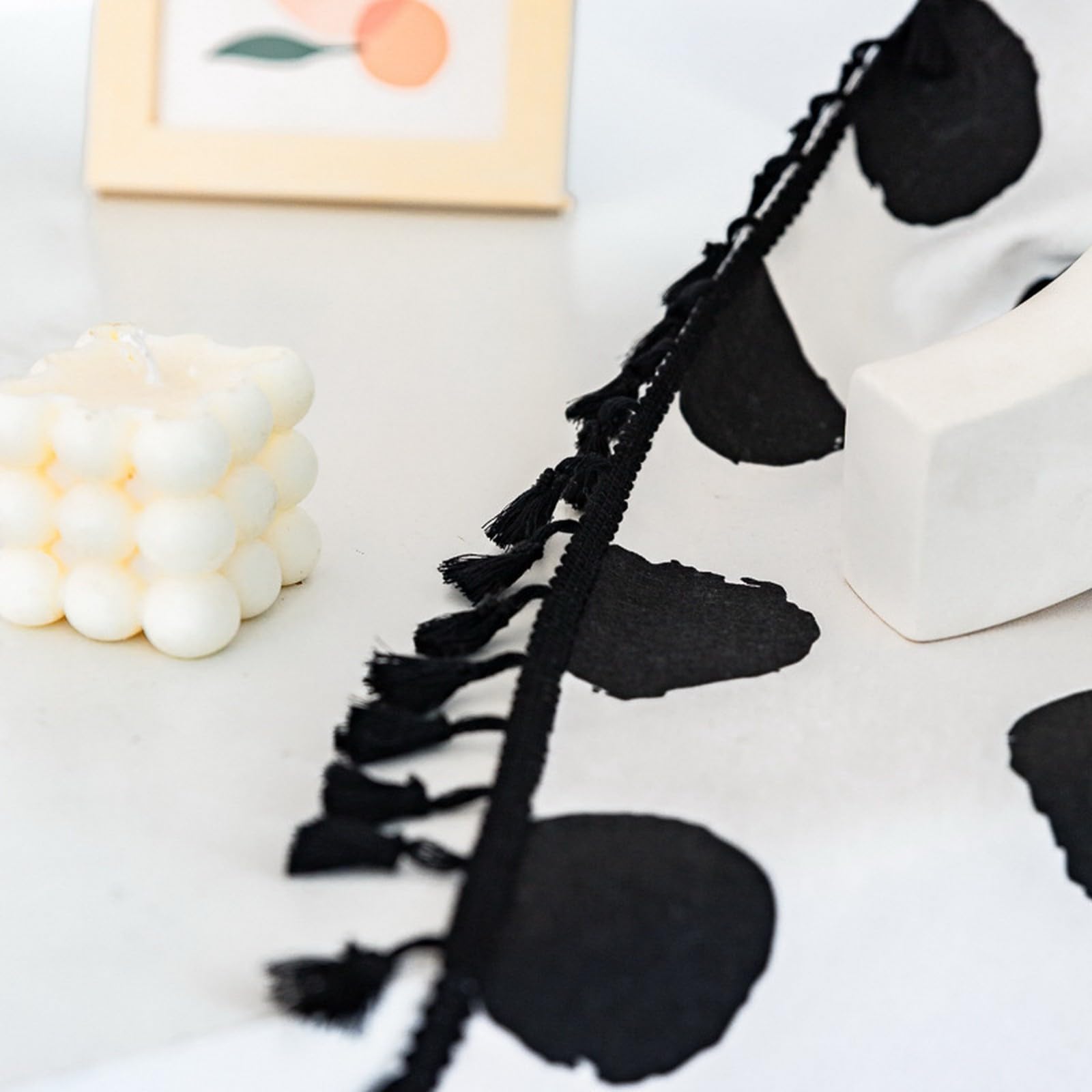 A.Monamour Rideau Voilage Passe Tringle Semi Transparent Opaque Coton Lin Noir Blanc à Pois Rural Boho Décoration Fenêtre Rideau de Porte avec Glands à Pompons pour Salon Chambre Cuisine, 1 Panneau