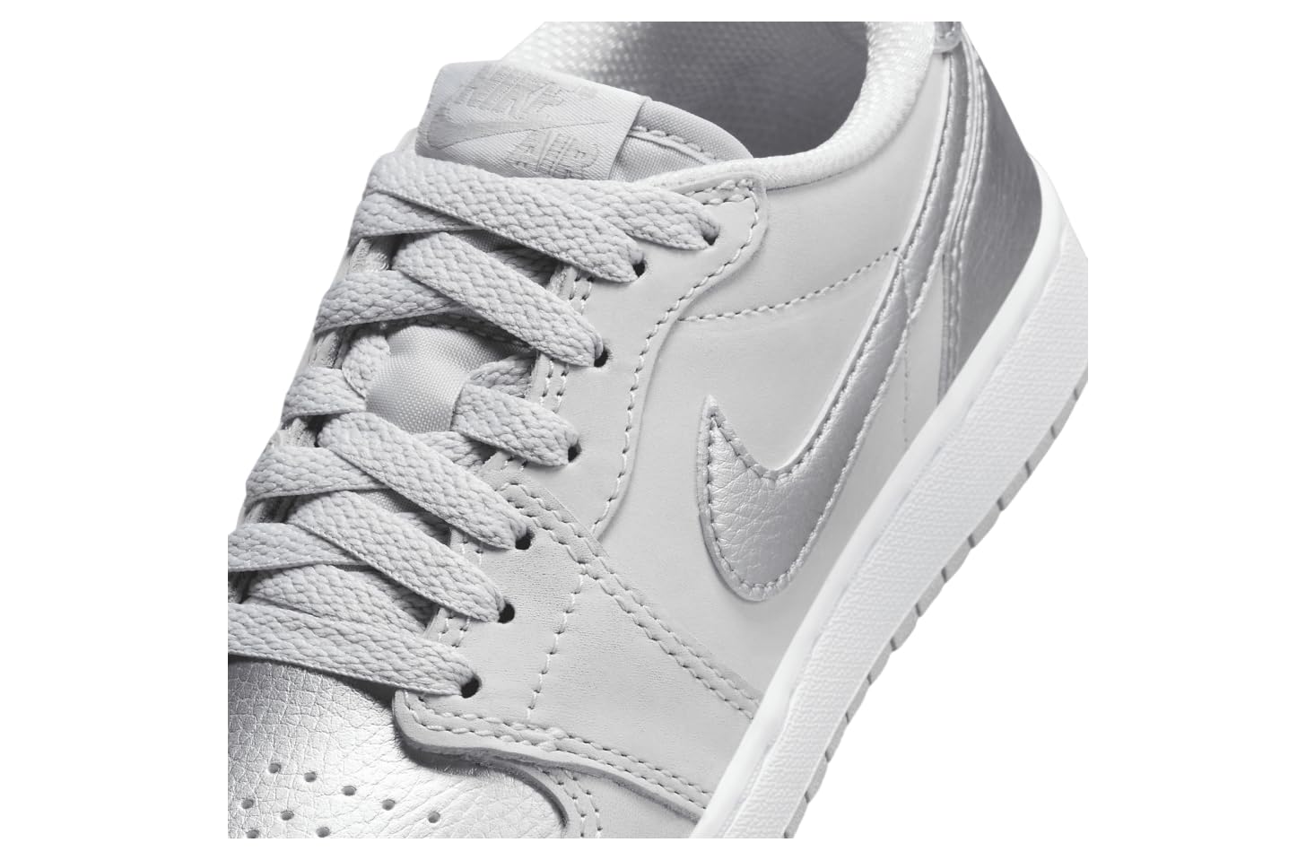 Jordan Big Kid's 1 Retro Low OG Gris neutro/plateado metálico (CZ0858 002), Gris neutro/plateado metálico, 6.5 US Big Kid