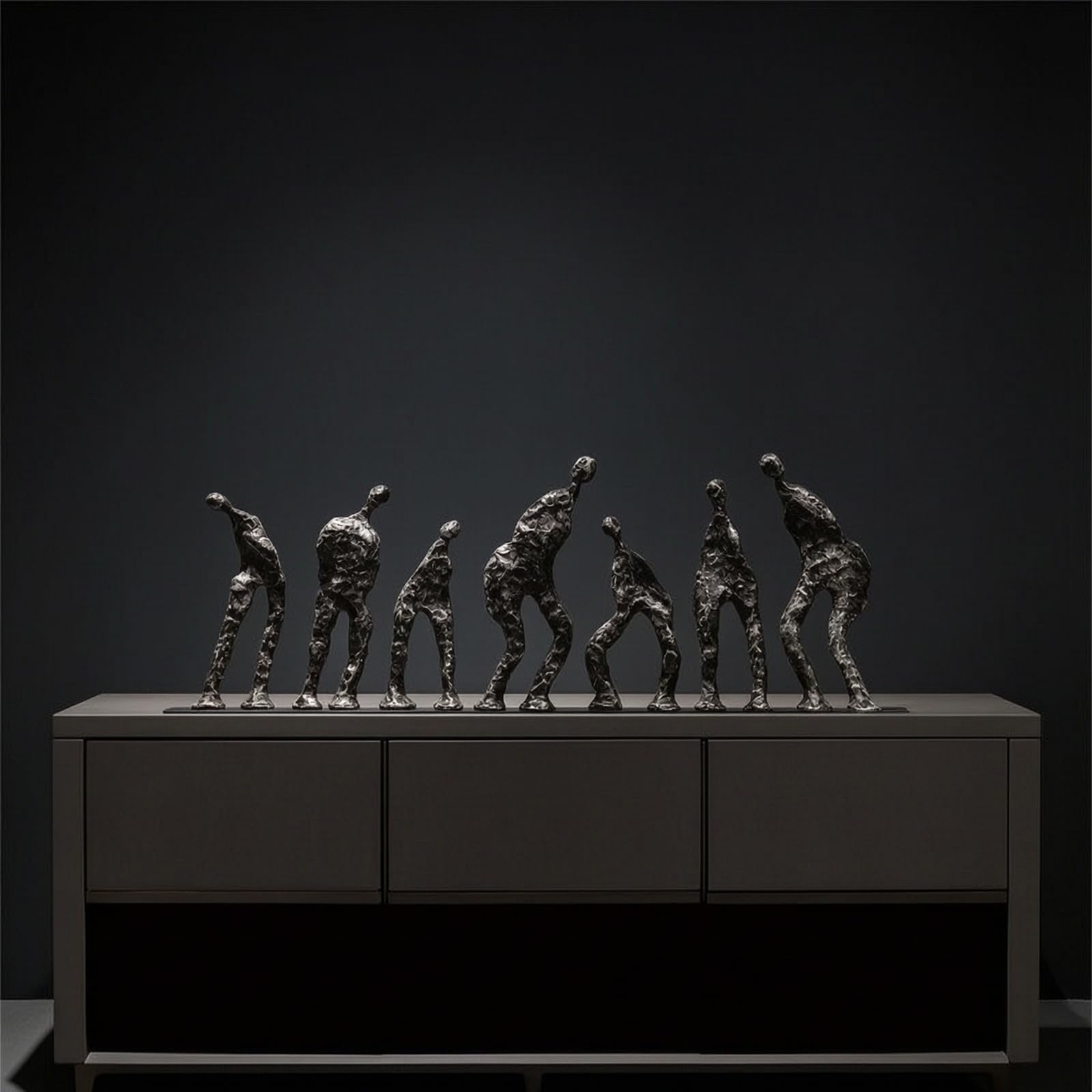 Skulptur mit Magneten modern Figurengruppe handgefertigt Kunstobjekt für Sammler, Konsole, Büro, Regal