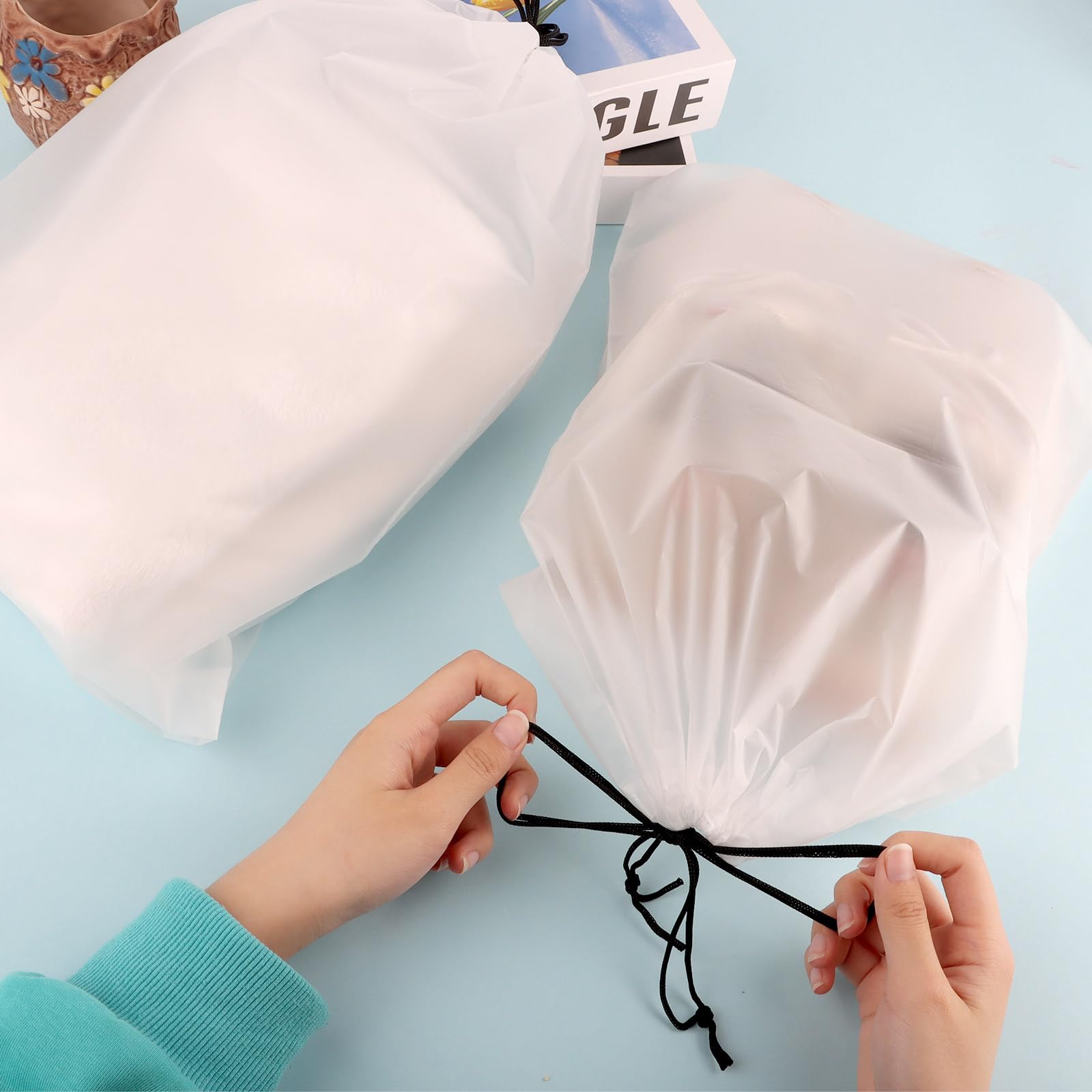Image secondaire de 30 Pièces Sac à Chaussures de Voyage, 40 x 30cm Housses Chaussures, Sac à Cordon Anti-Poussière pour Chaussures, Sacs à Poussièr