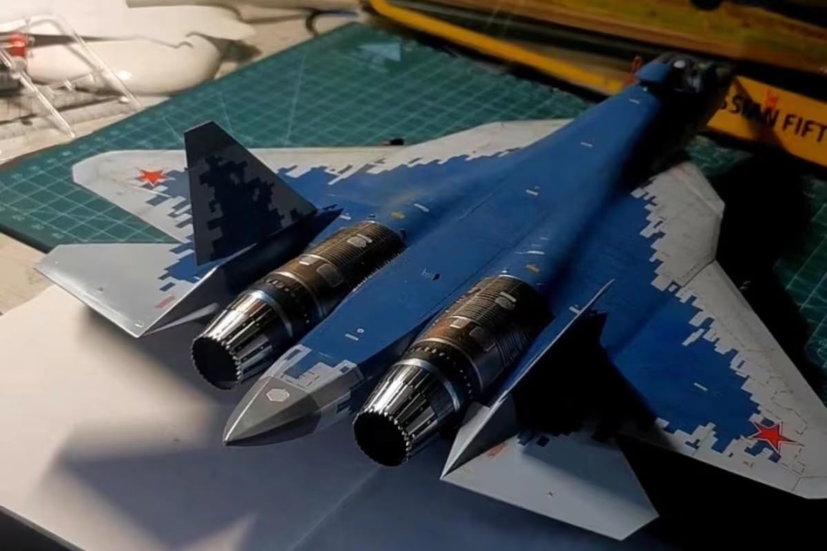 Amazon.co.jp: 1/48 ロシア空軍 Su-57 塗装済完成品 : おもちゃ