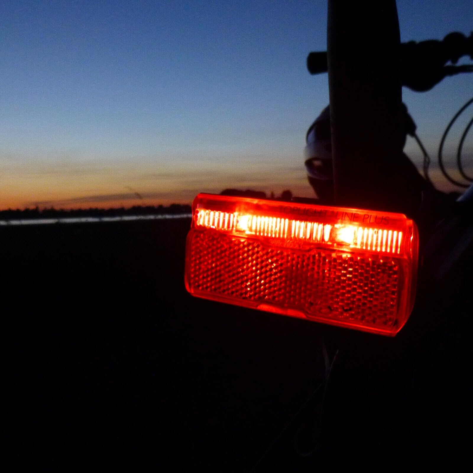 windmeile | Busch & Müller BREX ¶wiat³o tylne z funkcj± ¶wiat³a hamowania, czujnikiem hamowania, reflektorem o du¿ej powierzchni Z, 50mm, e-bike, rower elektryczny, pedelec
