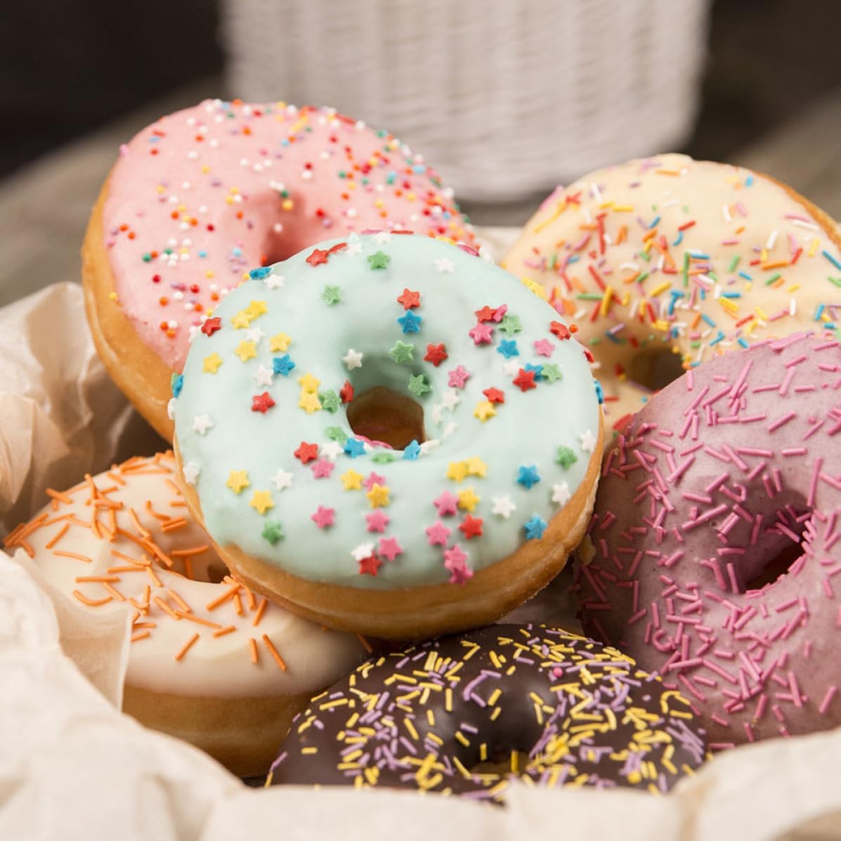 3pcs Donut Mold Set for Baking Lovers Non-stick Plastic Donut Baking Moulds round Flower and Heart Shapes and Cakes for Banquet Desserts and Afternoon Tea