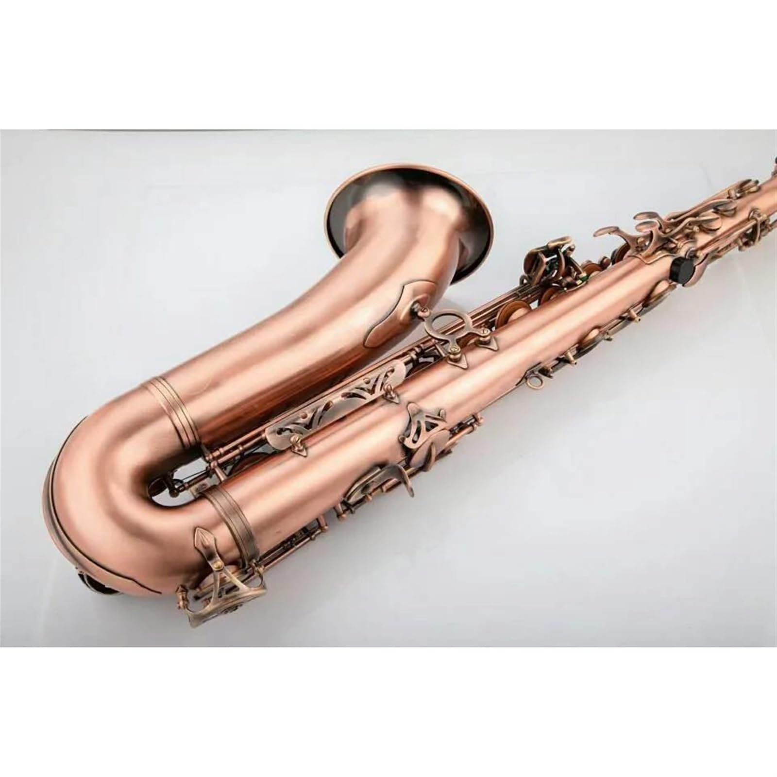 Saxofón Saxofón Tenor Antiguo Instrumento Musical De Simulación Profesional Tocando Saxofón Tenor