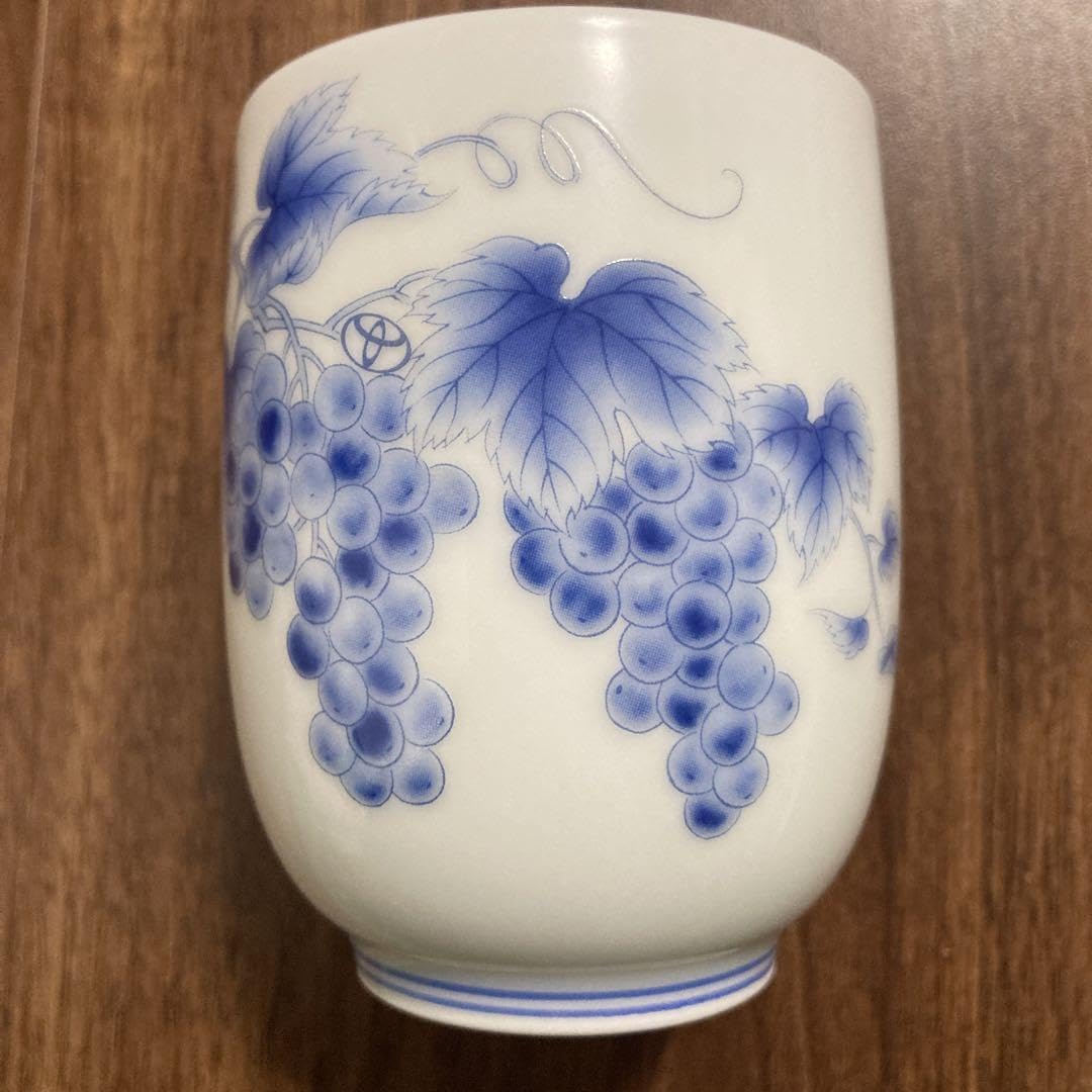 宮内庁御用達　深川製磁　有田焼蓋付夫婦湯呑み Amazon | 限定品 深川製磁 有田焼 組湯呑 夫婦湯呑 宮内庁御用達