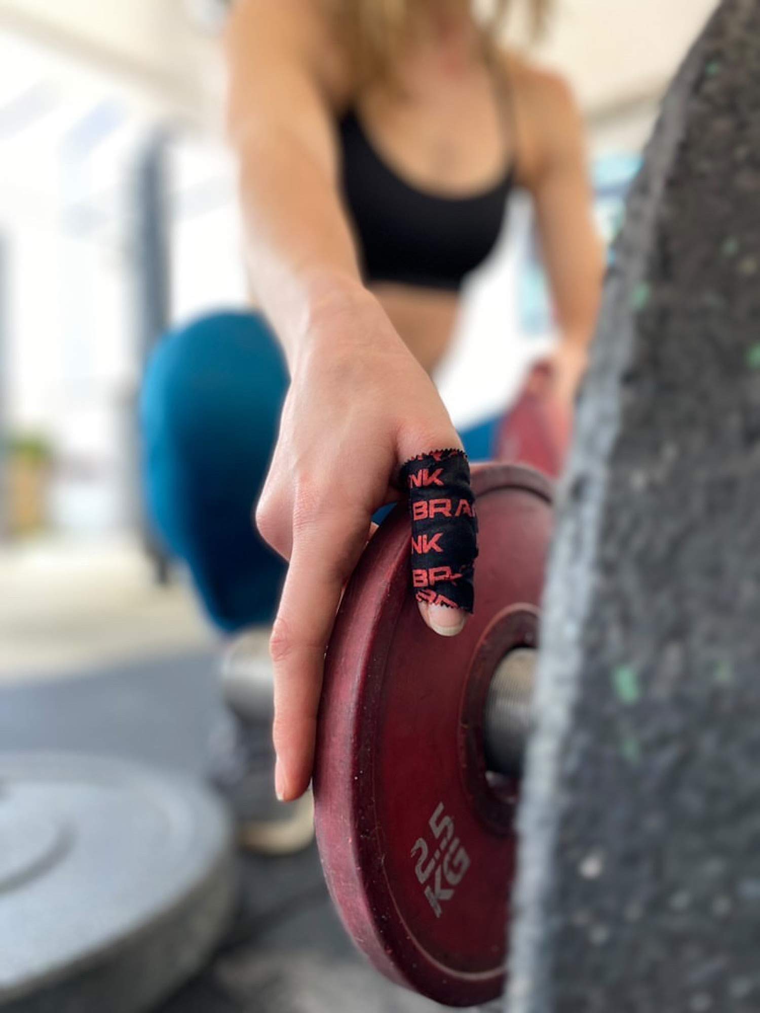 Strap doigt pour l'haltérophilie ou le crossfit pour éviter les frottements et protéger la peau | 9m de longueur et 3,8cm de large | Cohesive Tape Anti-transpirant pour un grip performant