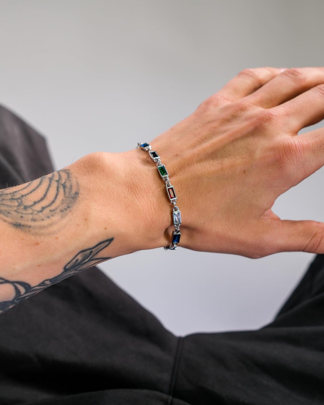 Buntes Edelstein Tennis Armband für Herren mit bunten Edelsteinen in Silber oder Gold - Streetwear Iced Out Zirkonia Armband Multicolor aus Edelstahl und 18K Gold - Wasserfestes Armband