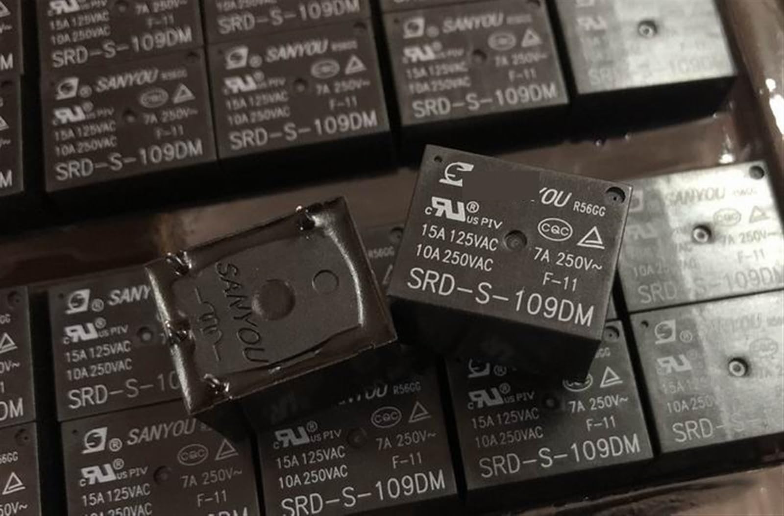 Componente electrónico SRD-S-112DM2-L relé de 4 pines para automatización 3