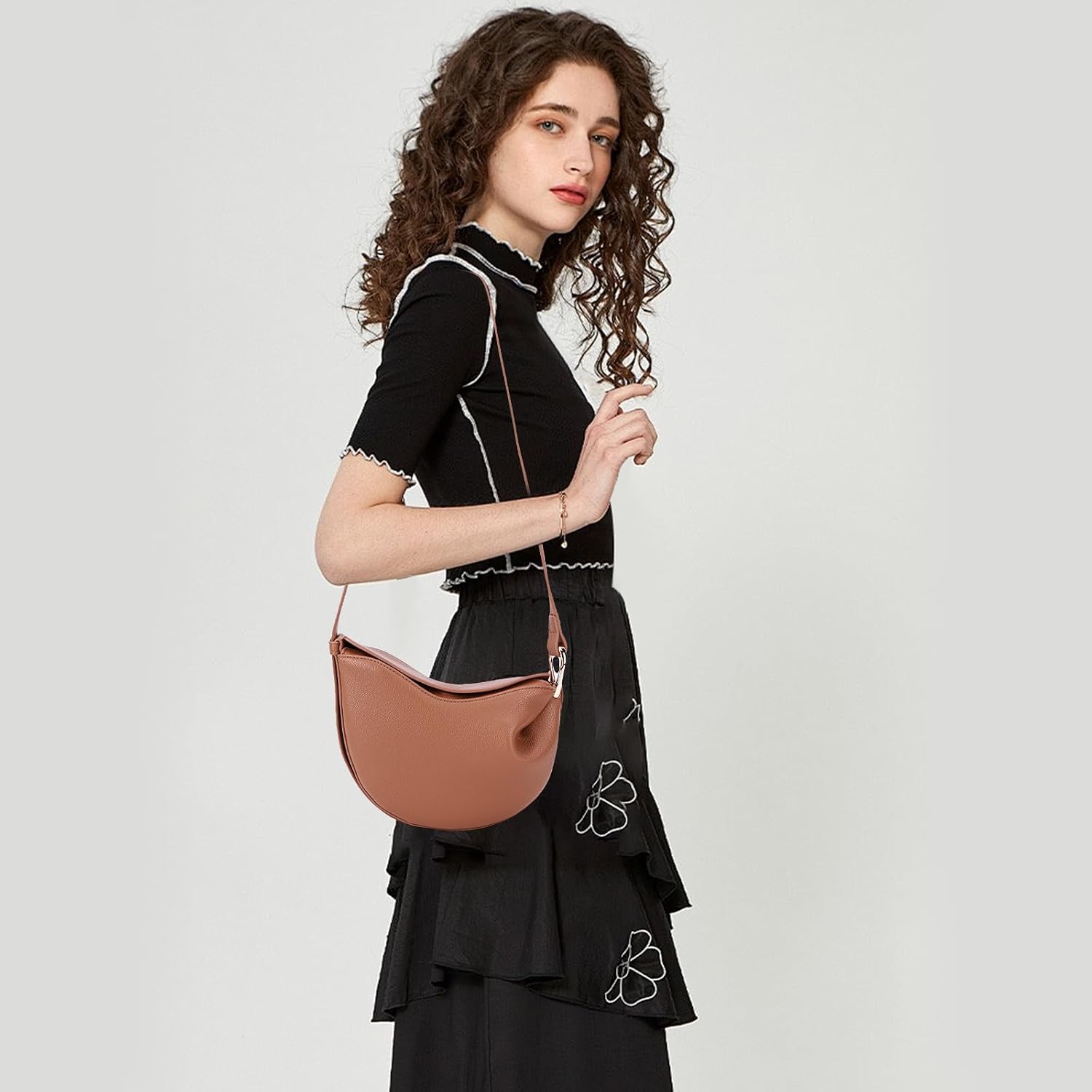 Women Brown PU Leather Satchel Dumpling Bag, 240.00*170.00*70.00mm/9.45*6.69*2.76inch, Solid Color, Adjustable Shoulder Strap