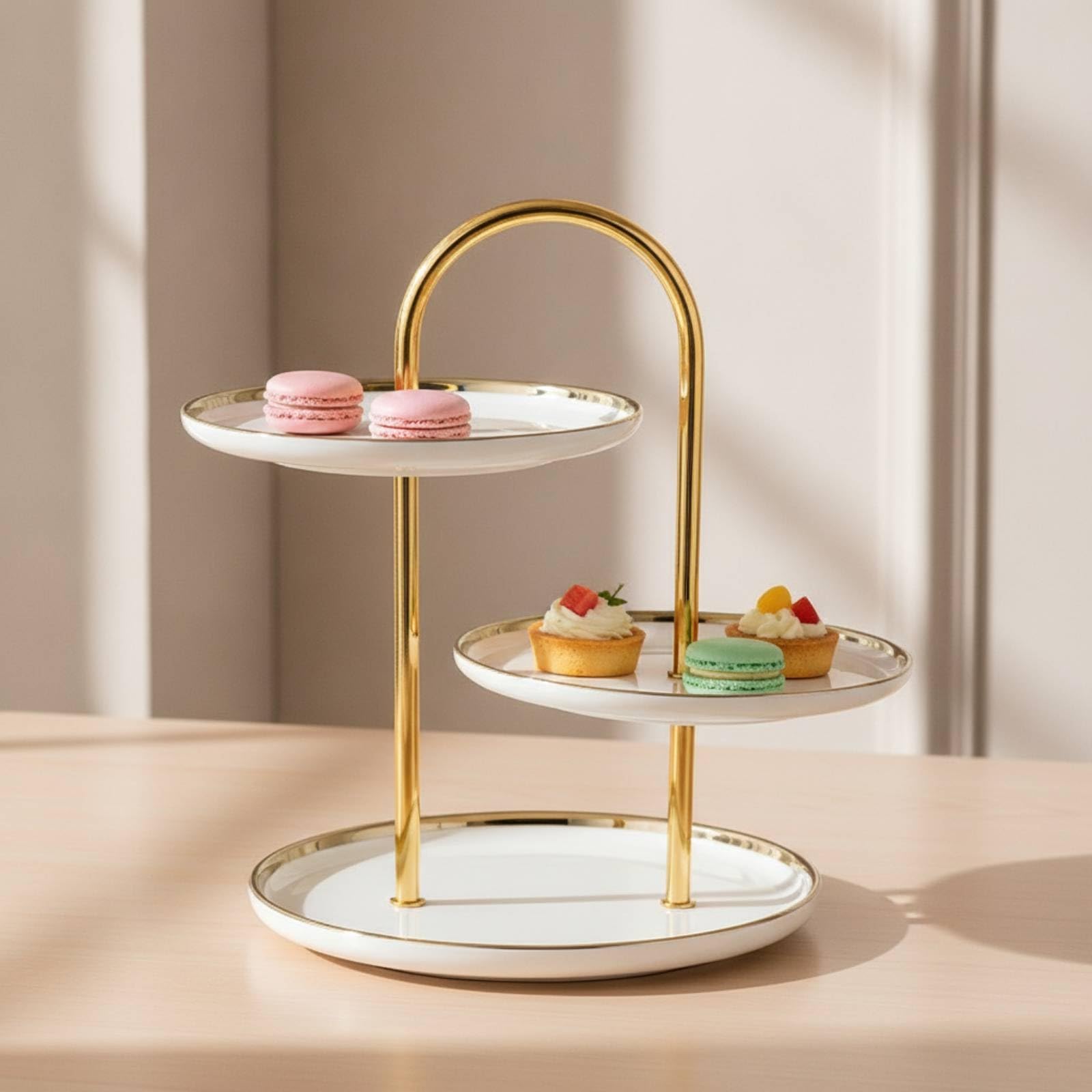 Présentoir à Gâteaux à 3 Étages Solide Présentoir à Desserts avec Poignée en Métal Stable Muet pour Particuliers, Traiteurs, Mariage, Blanc Pur, Support Doré À Trois Niveaux
