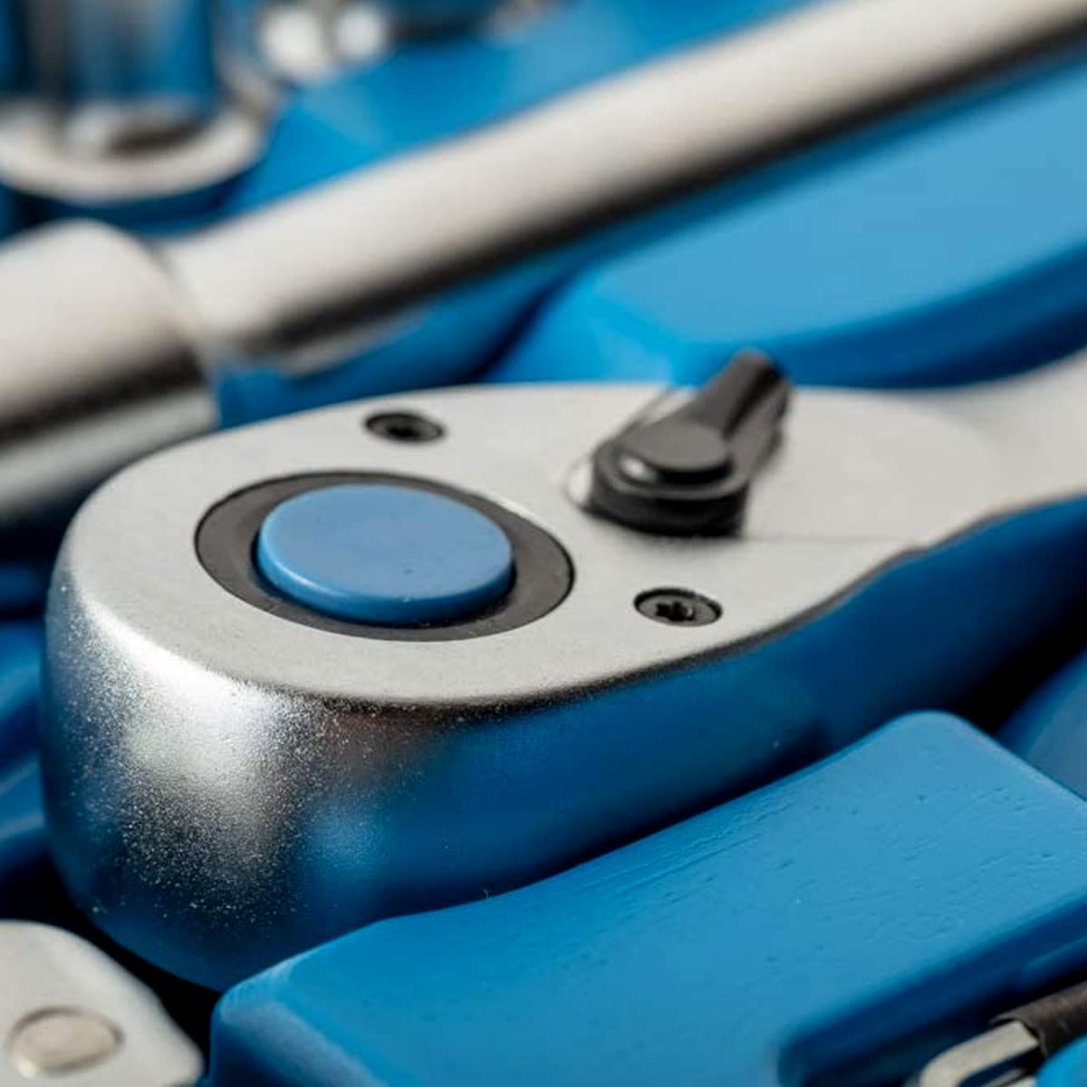Högert Technik - Tool Set I Socket Wrenches, Bits and Accessories I 1/4 Inch and 1/2 Inch I Alloy Cr-V Steel I Deformation-Resistant I Drop Forged I HT1R440-144 Pieces 2