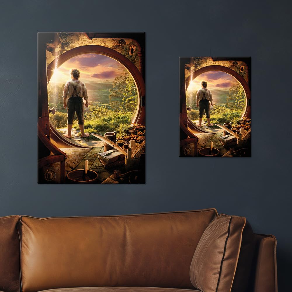 Displate Affiche Métallique Le Seigneur des Anneaux - Middle-Earth - The Hobbit Unexpected Journey - Déco Maison Chambre - Cadeau - Decoration Murale Salon Metal Poster 32 cm x 45 cm
