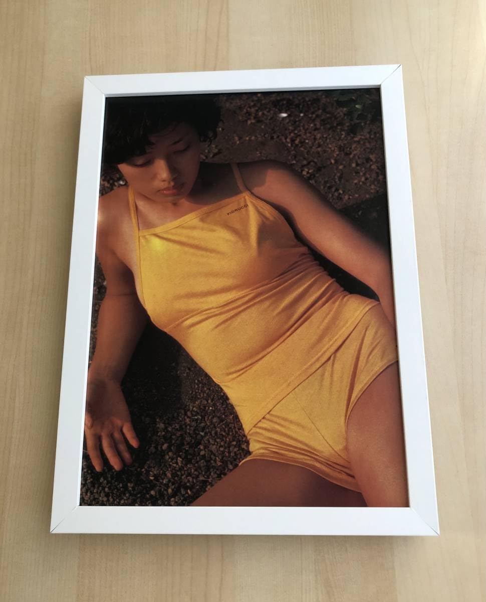 Amazon | 山口百恵 グラビア セクシー パンツ 貴重写真 A4サイズ