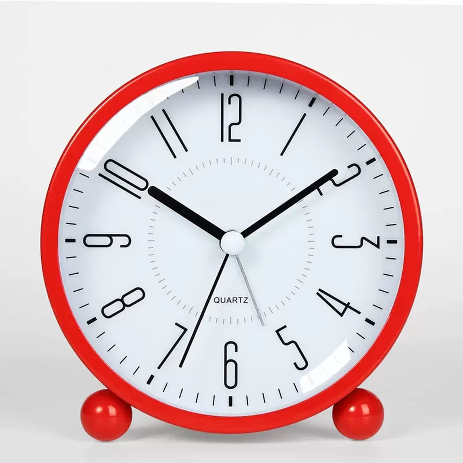 BMKGODN alarm clock， 4.5" Battery Operated Alarm Clock,Small Silent Bedside Desk Metal with Light Function(Red)