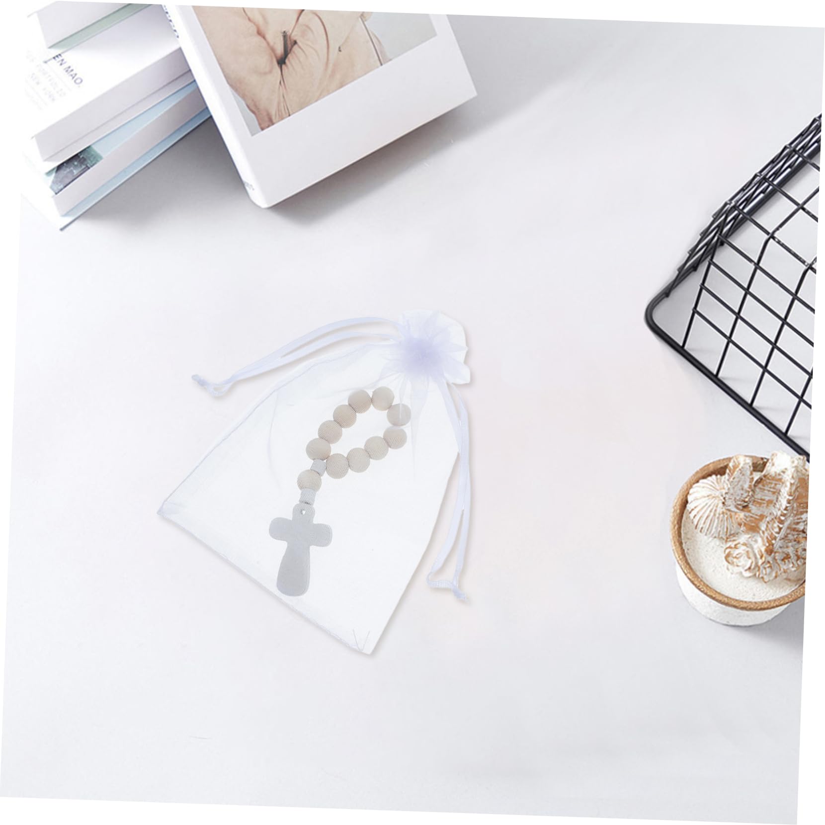 Housoutil Sets de Bracelets Chapelet en Bois et Paquet en Filet avec Perles Lisses pour Baptême Lot de 40 Fête et Célébrations, Accessoires de Prière pour Bébé