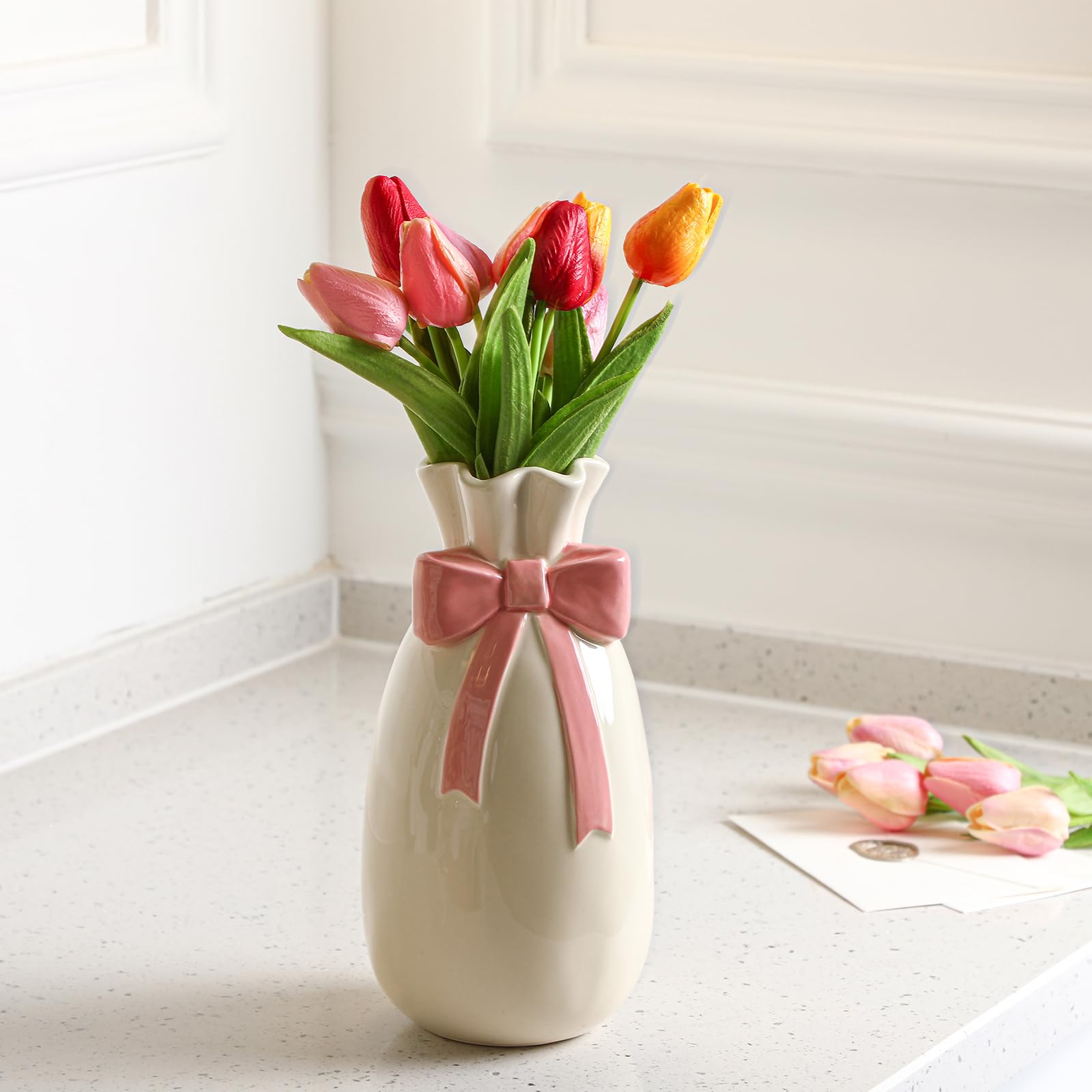 Florero de cerámica rosa para flores, bonito jarrón de flores de 9.3 pulgadas con lazo rosa decoración de habitación para decoración del hogar para estante mesa sala de estar 4