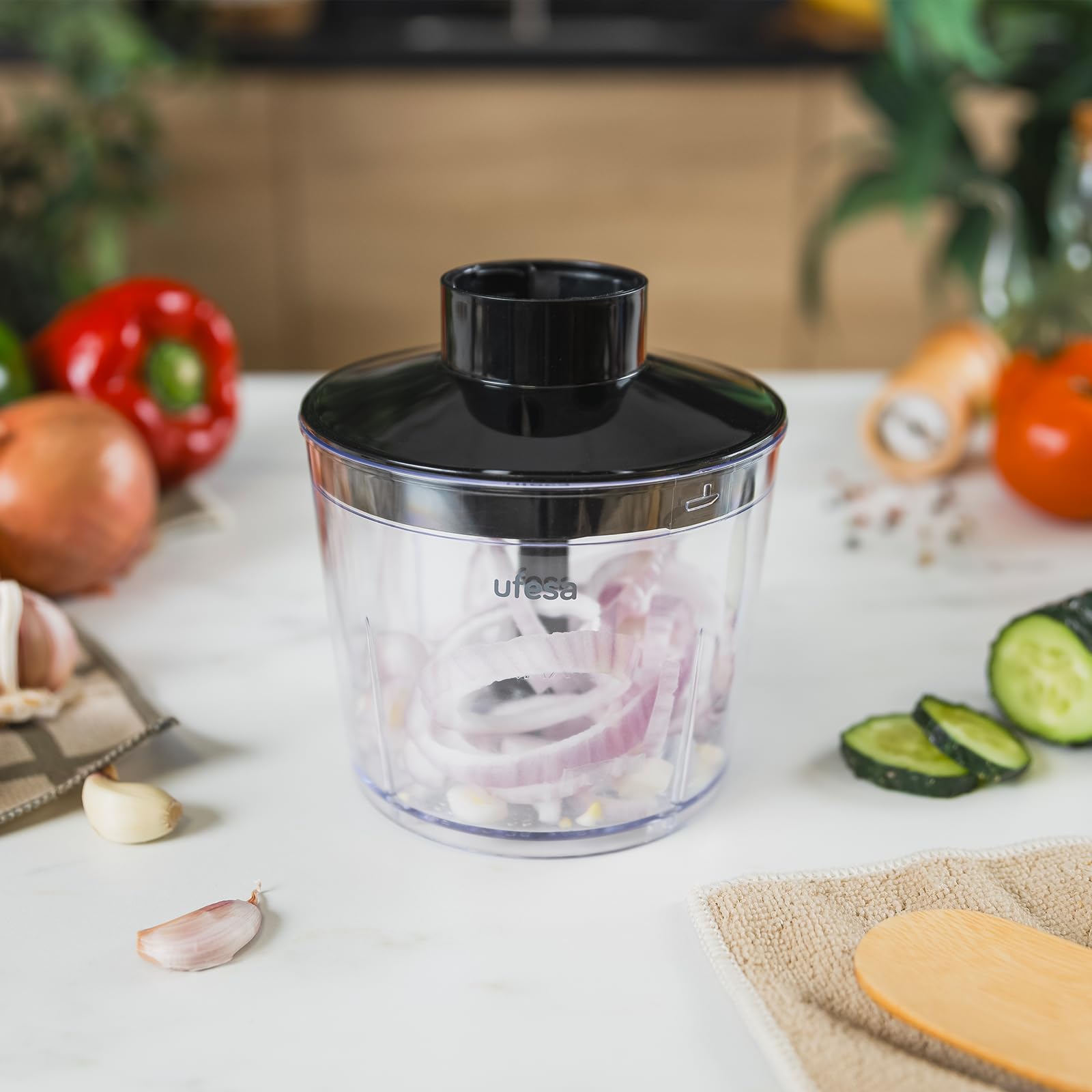 Ufesa Satellite Max, blender ręczny 1500 W, technologia BladeFlex, 4 ostrza, regulowana prędkość, TouchSpeed, ochrona przed rozpryskiwaniem, zestaw 3 w 1 z rozdrabniaczem, miotłą do emulgowania i