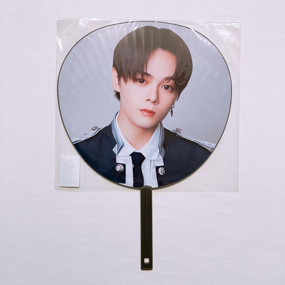 Amazon.co.jp: JO1 鶴房汐恩 BEYOND THE DARK:RISE うちわ 京セラ  