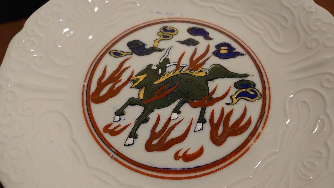 李朝白磁陽刻麒麟の図鑑賞陶器蔵出し3客