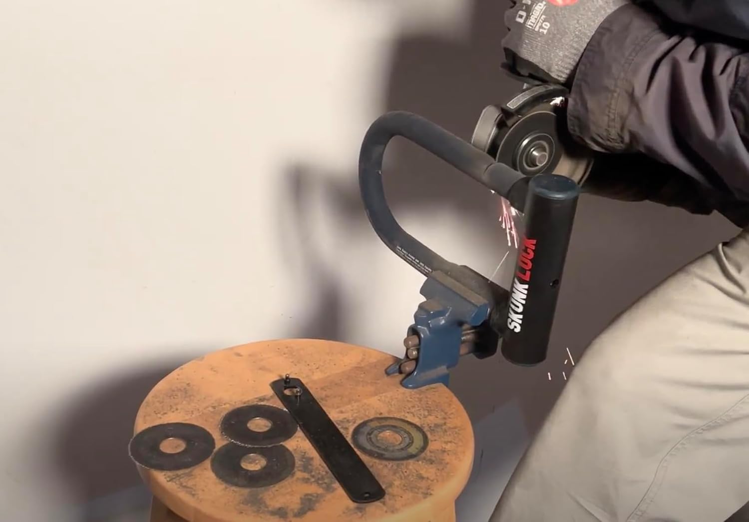 Carbon Angle Grinder Resistant Deterrent U Lock for Bike Motorcycle Patented Blade Destroying Multi Material Anti Grinder Technology