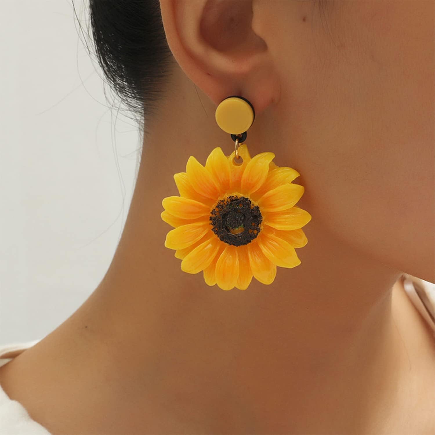 Handmade Resin Yellow Sunflower Earrings 3D Sunflower Daisy Flower Drop Dangle Earrings Bohemian Sunflower Statement Earrings for Women - Image 2