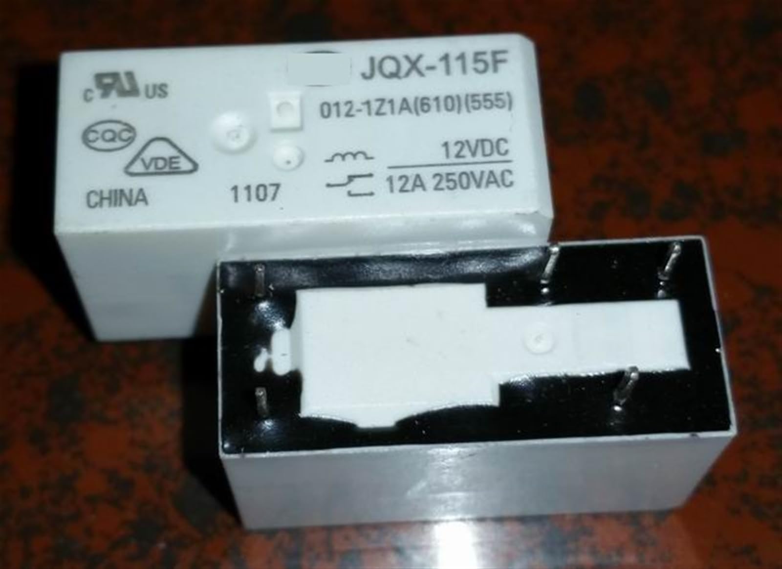 Relais JQX-115F 24V 12A commutation stable et haute performance