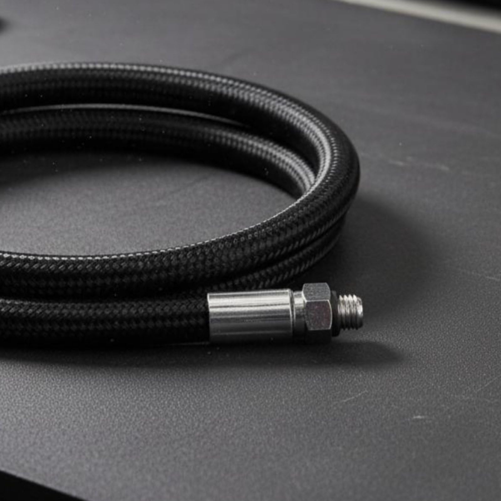 Tubo Subacqueo Tubi Regolatore Respirazione Frusta Intrecciata Bassa Pressione in Metallo per Collegamento Compatibile E Stivaggio Comodo, Nero, 30cm