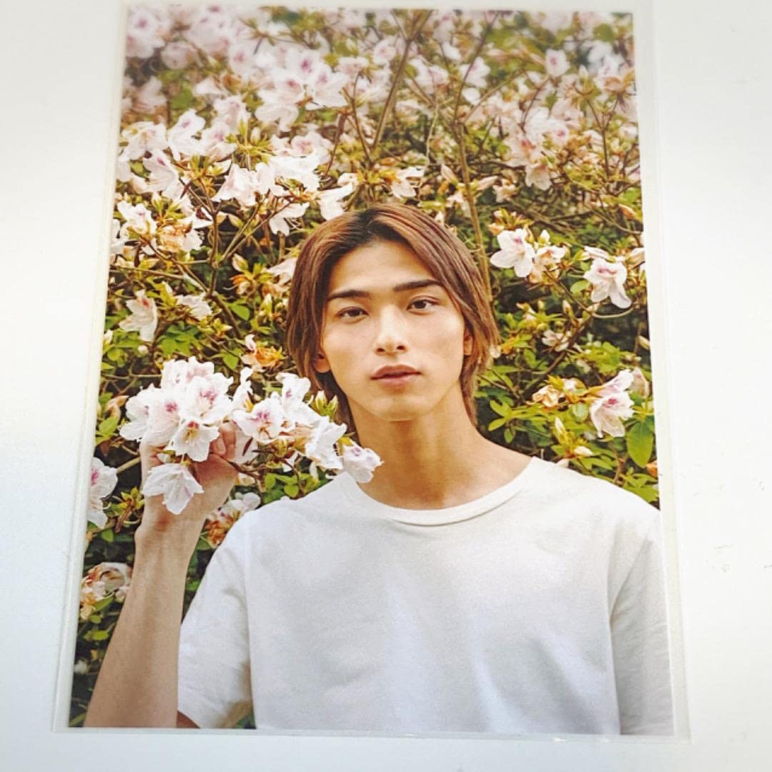 横浜流星　サイン入りカレンダー DVD付き 横浜流星 カレンダー サイン入り - メルカリ