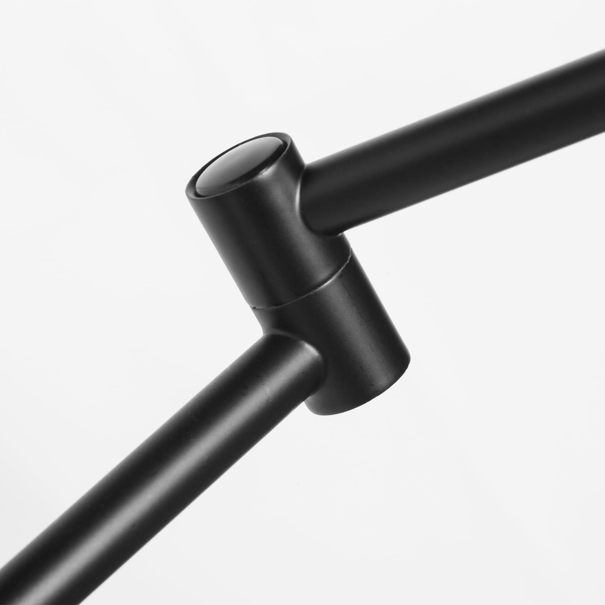 Alpinaluz Aplique da Parete con Interruttore Integrato, Braccio Estensibile Orizzontale e Testa Orientabile a 350°, Portalampada E27, Design Moderno in Ferro Nero per Illuminazione Interna in Camera