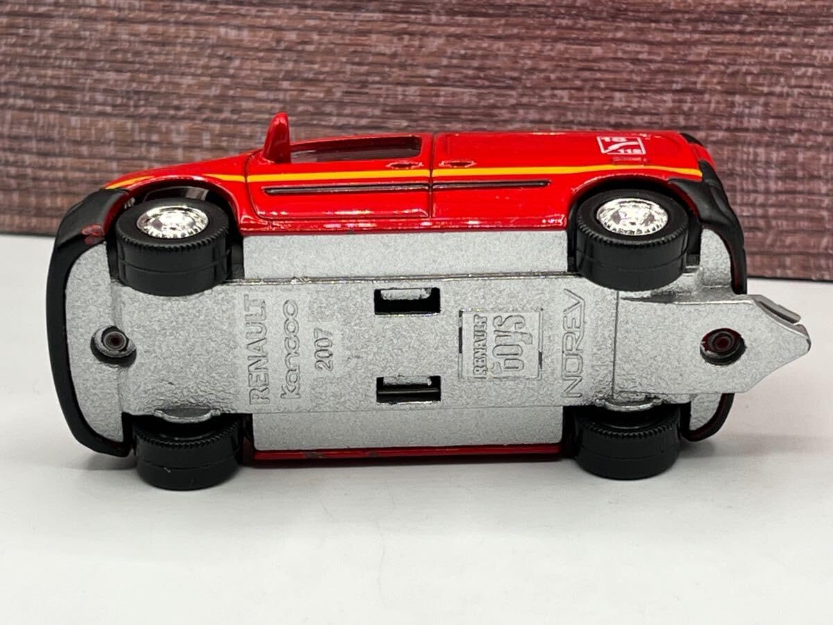 旭玩具【ルノー フロリード赤リペイント屋根欠】ブリキ tin toy car箱無 旭玩具【ルノー フロリード赤リペイント屋根欠】ブリキ tin toy car箱