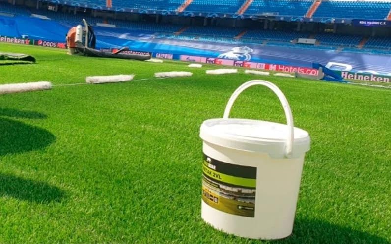 Pegamento verde bicomponente de césped artificial para terrazas residenciales 4