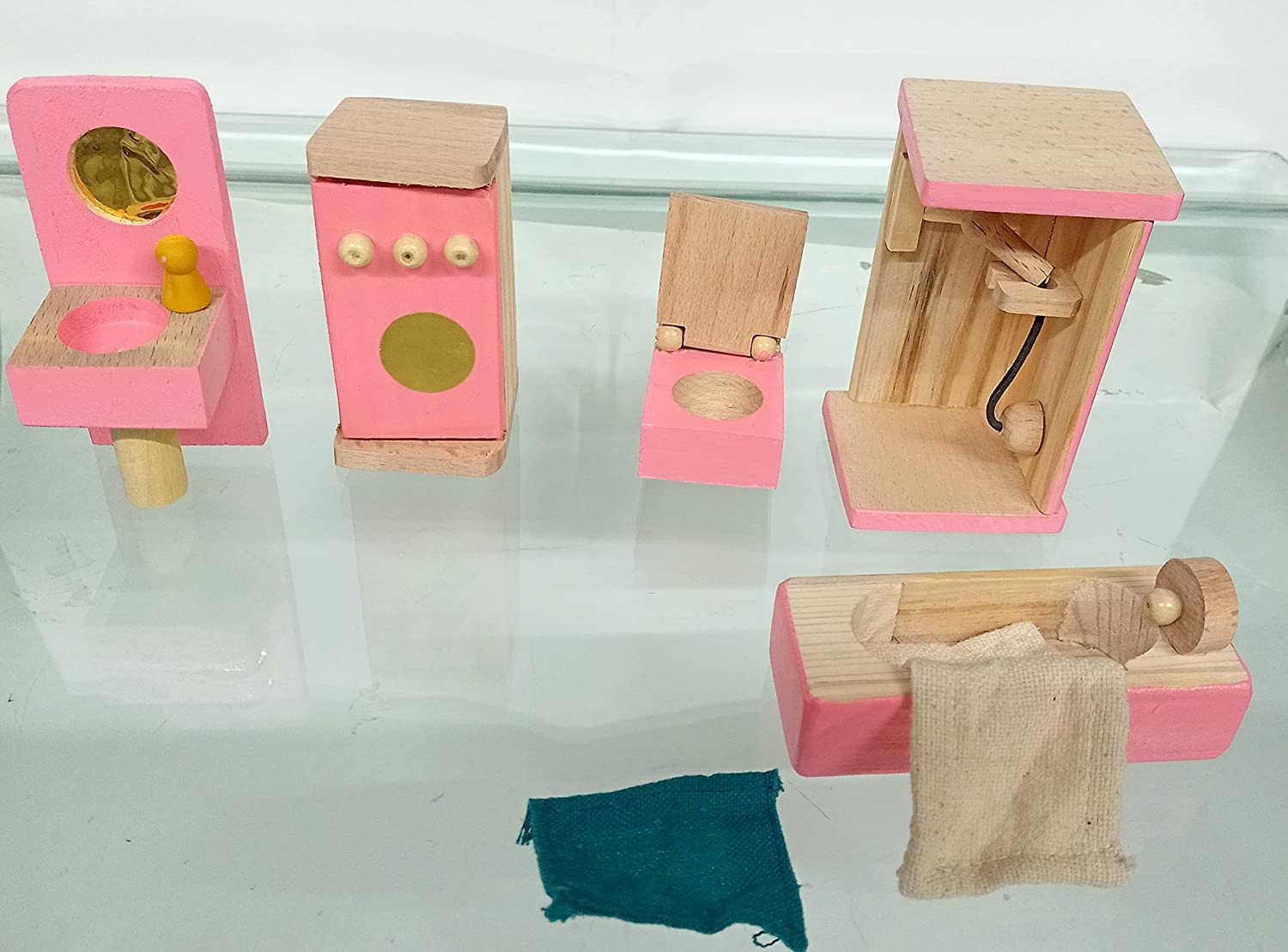 Shy Shy Wooden Colored Bathroom for Dollhouse/Kids