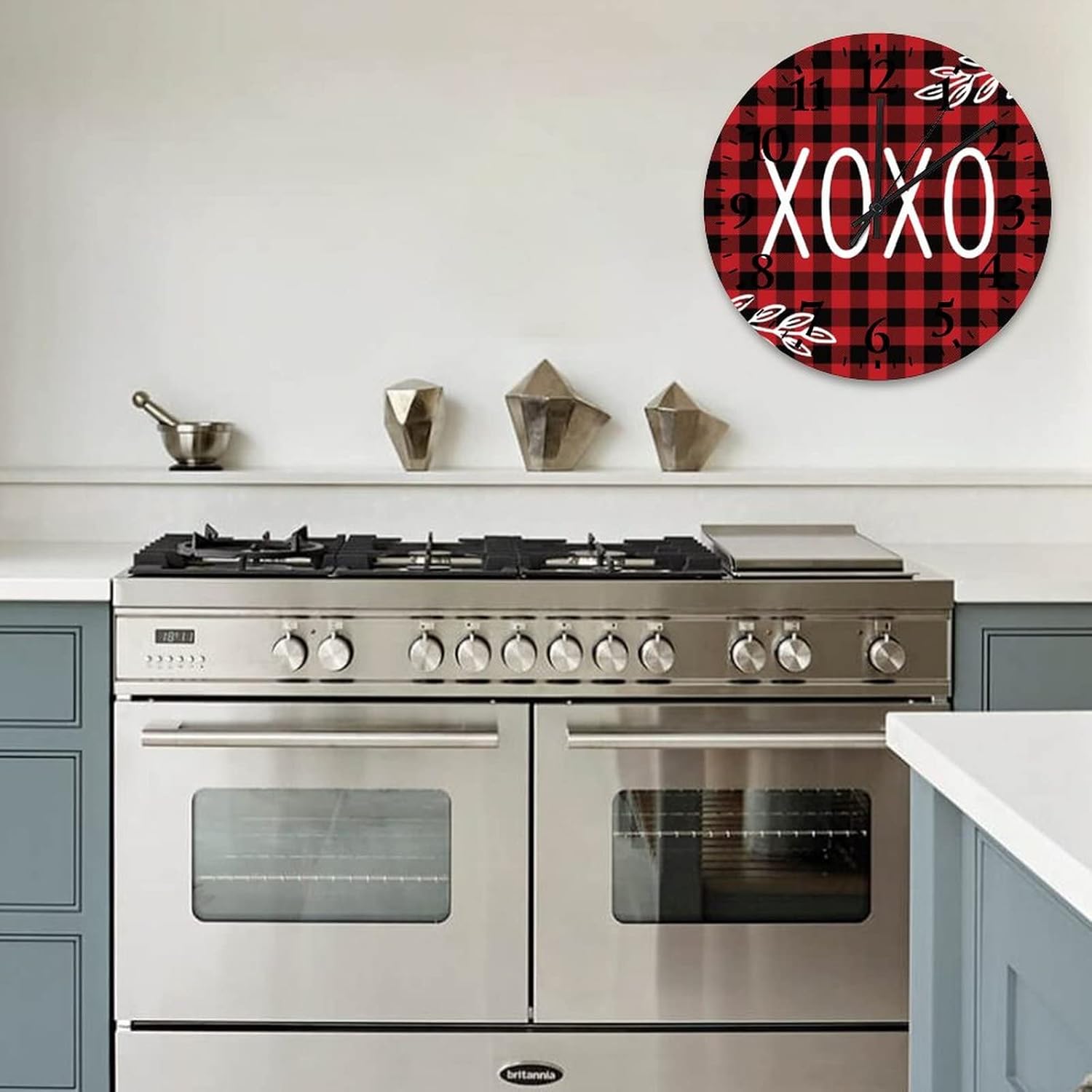 Wall Clock Valentine's Day XOXO Farmhouse Clock Battery Operated Silent Arabic Numbers Buffalo Plaid Romantic Quote for Valentines Day Round Clock for Farmhouse Home Decoration 15 Inch