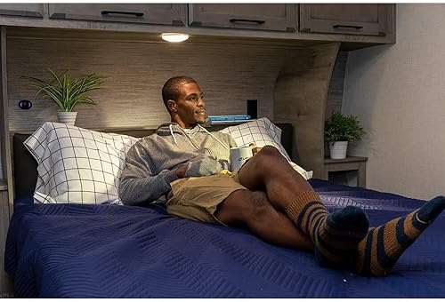 Miniatura 5 de Lippert Components 2022107826 Thomas Payne Juego de funda de cama de microfibra 3 en 1, tamaño King estrecho