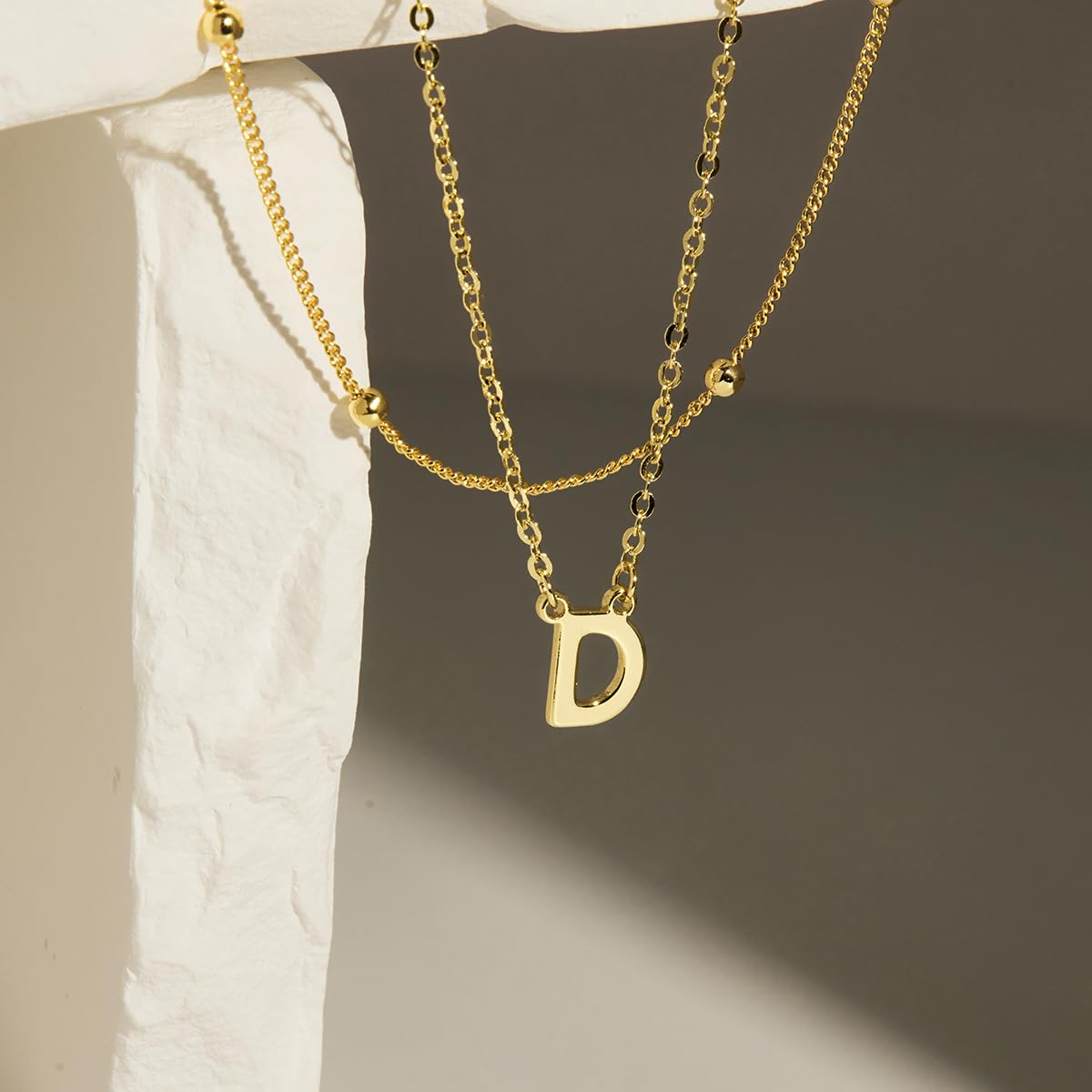Mehrschichtige Initialen-Halsketten für Frauen, 14-Karat-Gold-Buchstabenanhänger, mehrschichtige Halskette 26 Großbuchstaben AZ für Frauen und Mädchen, Schmuck