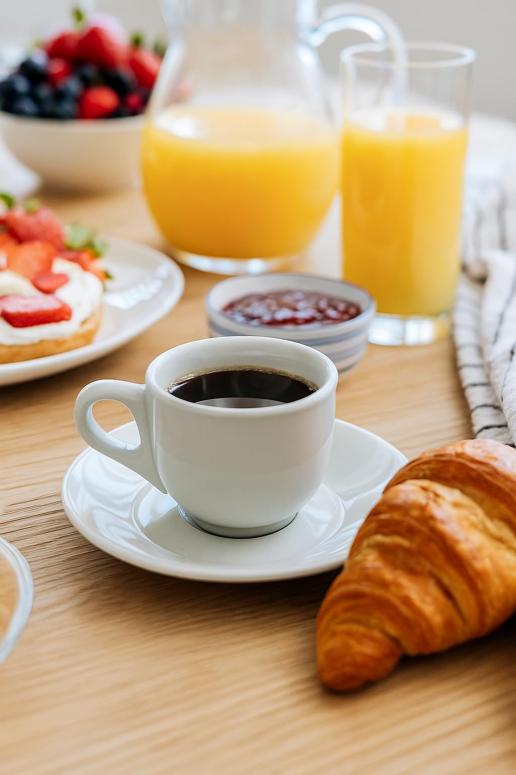Set 6 Tazze per Caffé con piattino in Porcellana Bianca Collezione Margherita| Elegante e Resistente | perfette per Bar, Ristoranti, Pasticcerie, Panetterie, Hotel