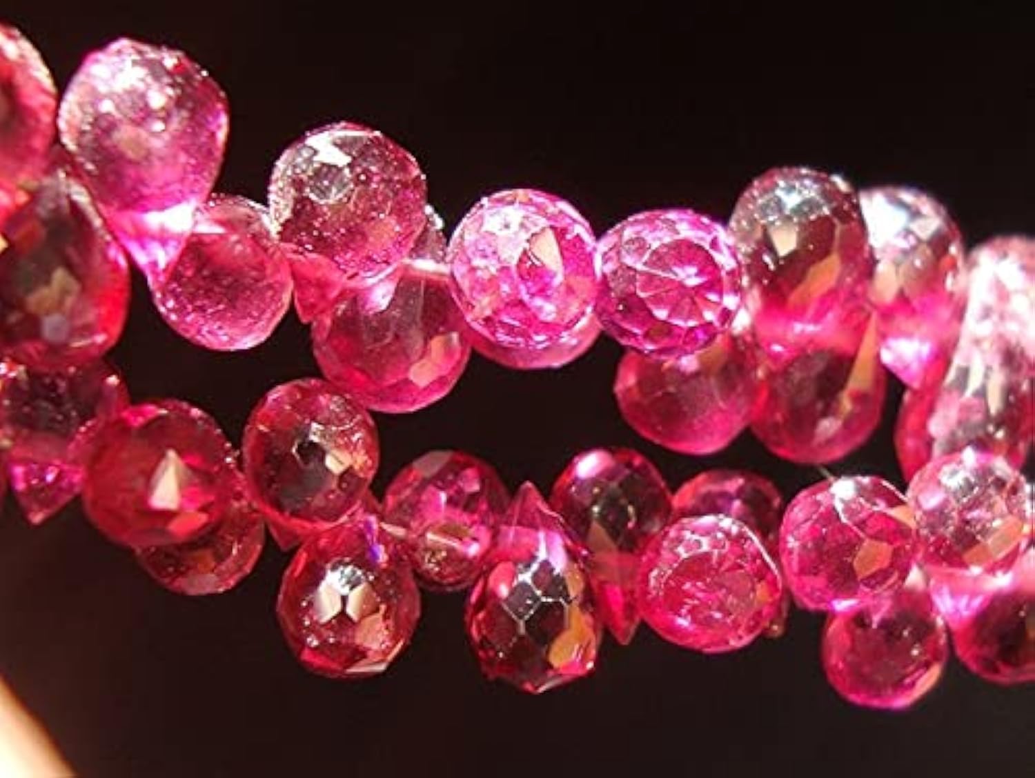 Grenat rhodolite briolette pour composer des bijoux bohèmes et colliers de créateur