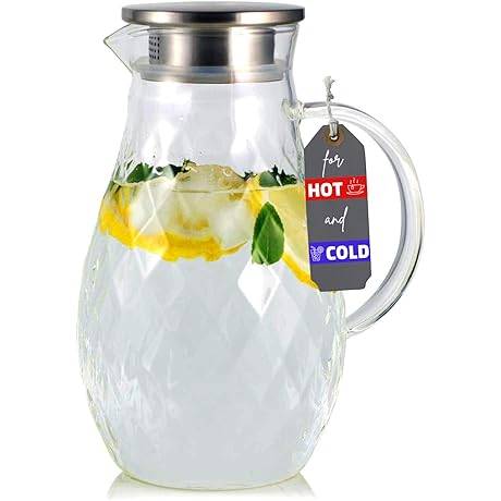 Borosilicate Glass Pitcher: Crystal Clear Carafe with Unique Diamond Pattern for Refreshing Beverages