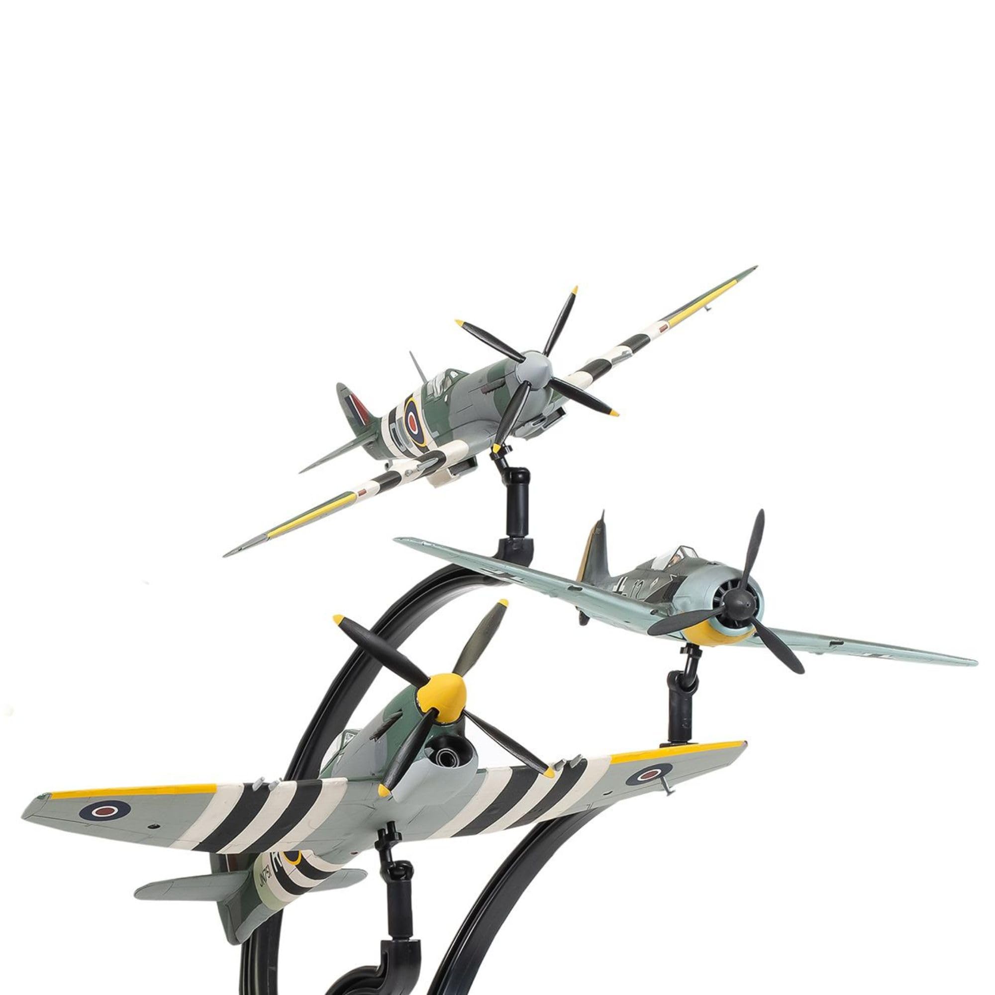 Airfix - A50192 Kit de construcción en Miniatura de cazas del Día D, maquetas de Aviones de plástico a Escala 1/72 para Adultos