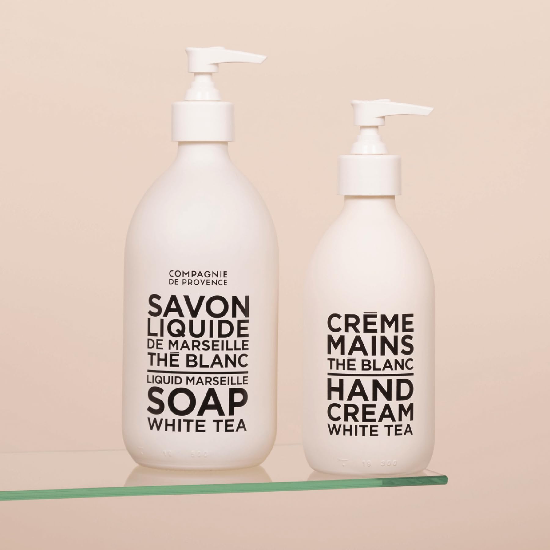 La Compagnie de Provence - Crema mani idratante, 300 ml, profumo delicato, flacone in vetro laccato, made in France (300 ml, tè bianco)