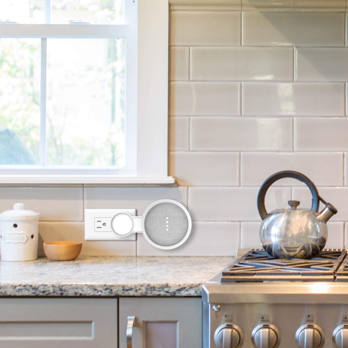 HomeMount Wandhalterung für Google Home Mini/Nest Mini (2. Gen) - Platzsparende Steckdosenhalter, Lautsprecherzubehör für Sprachassistenten (Weiß)