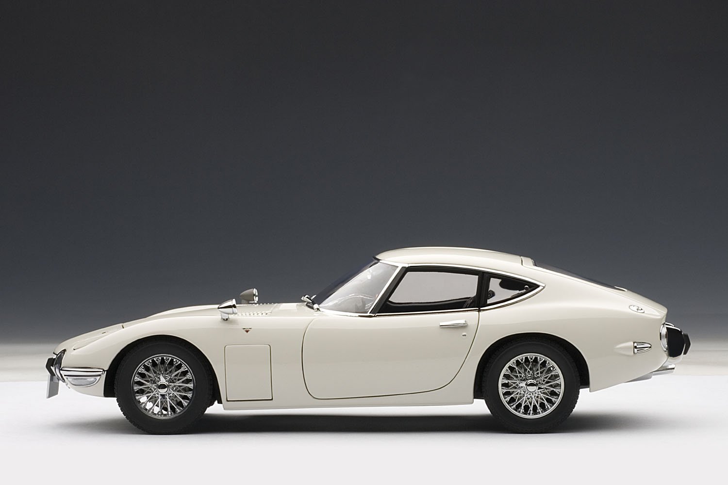 Amazon.co.jp: AUTOart 1/18 トヨタ 2000GT ワイヤースポークホイール