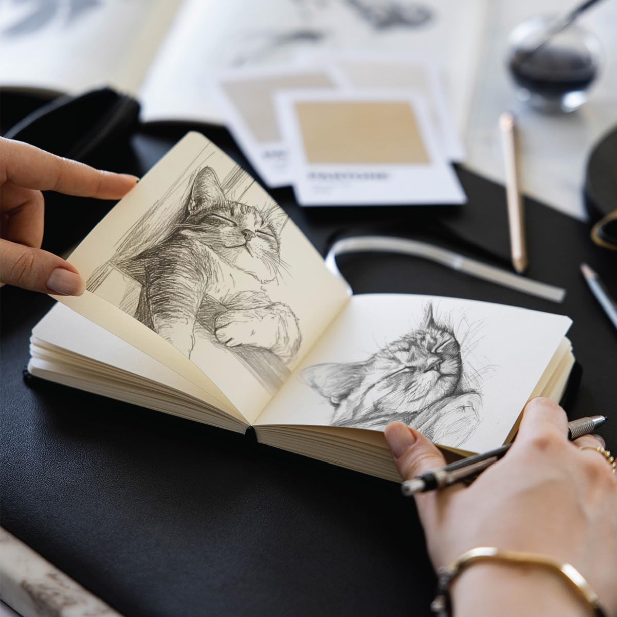 12x12 cm Sert Kapak 80 Yaprak 140 gr. Eskiz Defteri - Sketch Book - Bordo